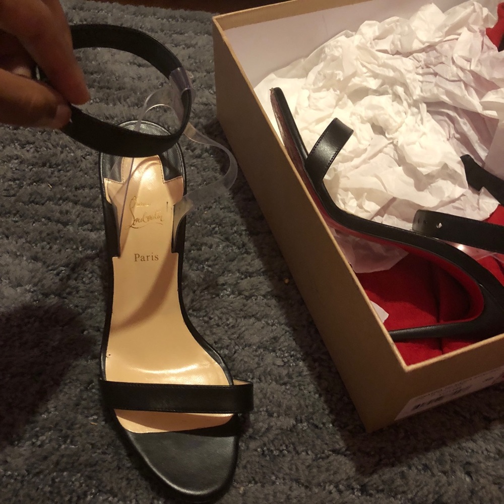 Christian Louboutin Jonatina - Black.